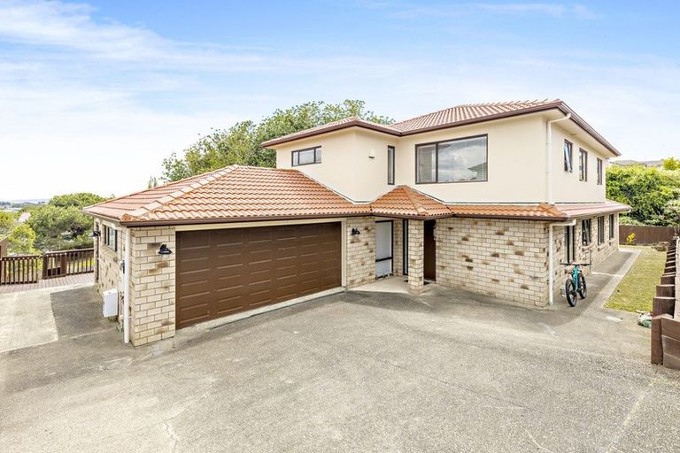 Photo of property in 9 Pistachio Place, Goodwood Heights, Auckland, 2105