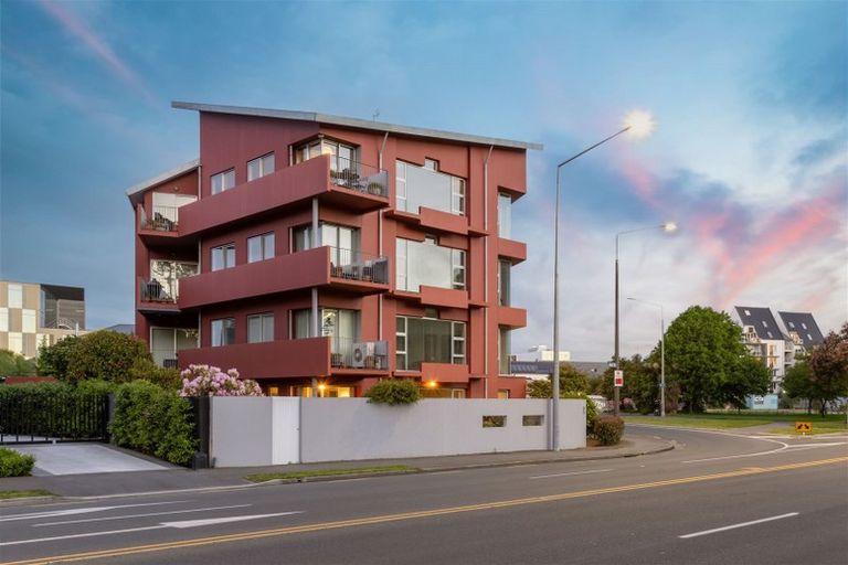 Photo of property in 82d Park Terrace, Christchurch Central, Christchurch, 8013