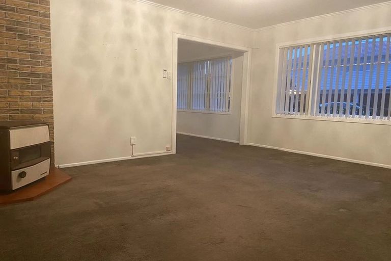 Photo of property in 1/11 Strid Road, Te Atatu South, Auckland, 0610