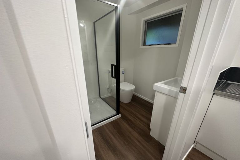 Photo of property in 77e Colwill Road, Massey, Auckland, 0614