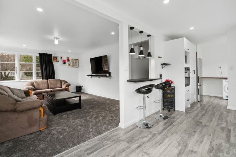 Photo of property in 3 Sellers Grove, Taita, Lower Hutt, 5011