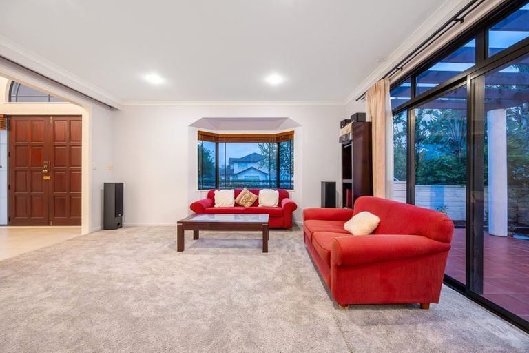 Photo of property in 24 Oakway Drive, Schnapper Rock, Auckland, 0632