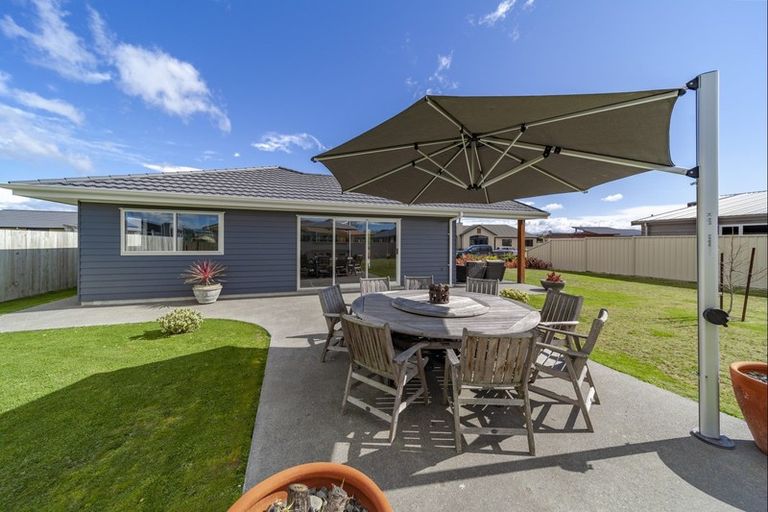Photo of property in 18 Belgrove Place, Waipukurau, 4200