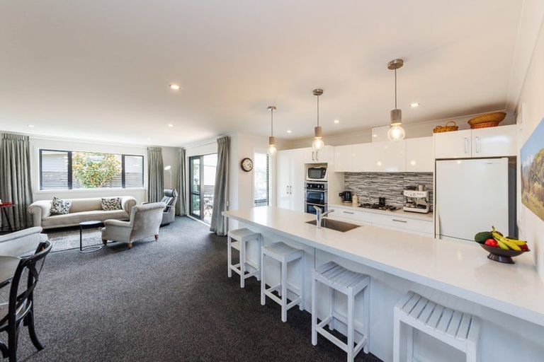 Photo of property in 35 Silkwood Place, Fitzherbert, Palmerston North, 4410