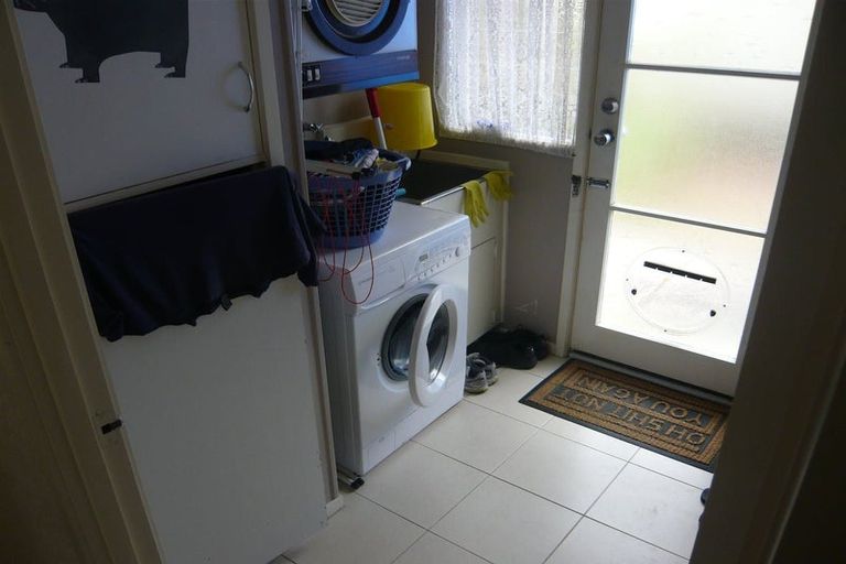 Photo of property in 1/17 Dunraven Place, Torbay, Auckland, 0630