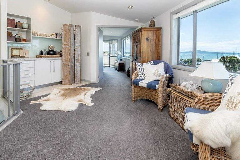 Photo of property in 74 Compass Way, Half Moon Bay, Auckland, 2012