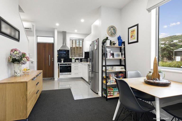 Photo of property in 1/24 Tamar Street, Island Bay, Wellington, 6023