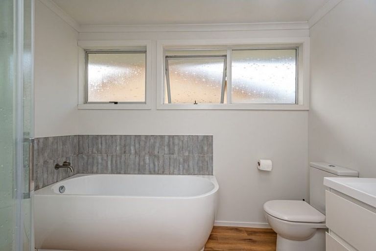 Photo of property in 11 Amberley Avenue, Westbrook, Palmerston North, 4412