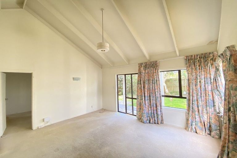 Photo of property in 2/25a Balmain Road, Birkenhead, Auckland, 0626