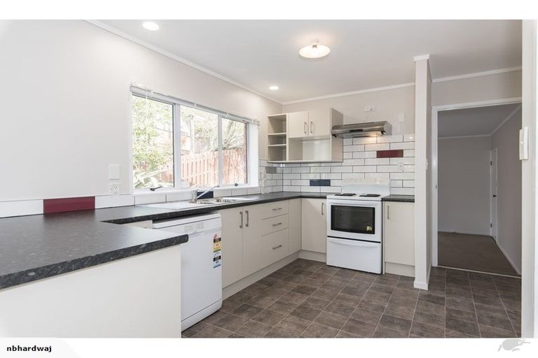 Photo of property in 1/5 Petrel Place, Massey, Auckland, 0614