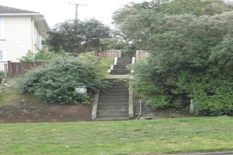 Photo of property in 195 Mungavin Avenue, Cannons Creek, Porirua, 5024