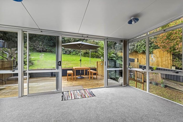 Photo of property in 21 Ambury Place, Merrilands, New Plymouth, 4312