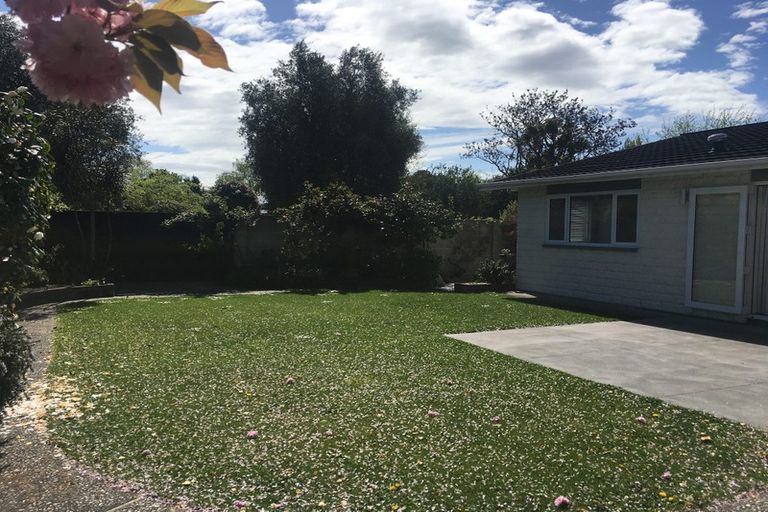 Photo of property in 11 Hanover Place, Ilam, Christchurch, 8041