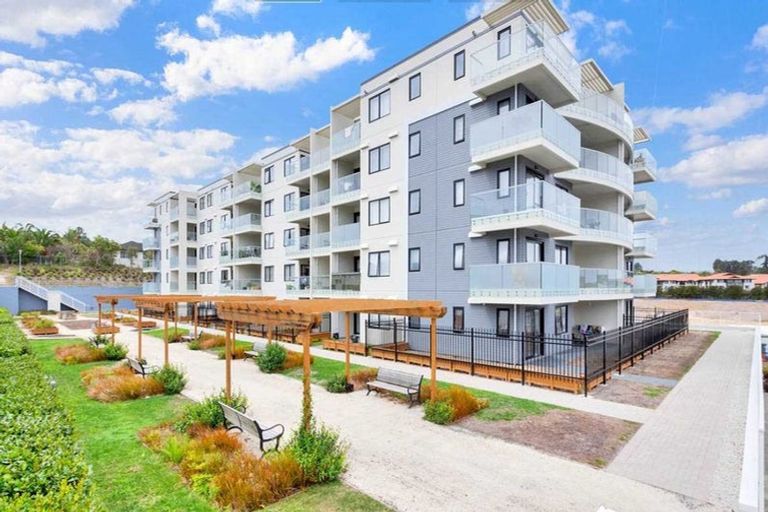 Photo of property in Apollo Apartments, 201/46 Rosedale Road, Rosedale, Auckland, 0632