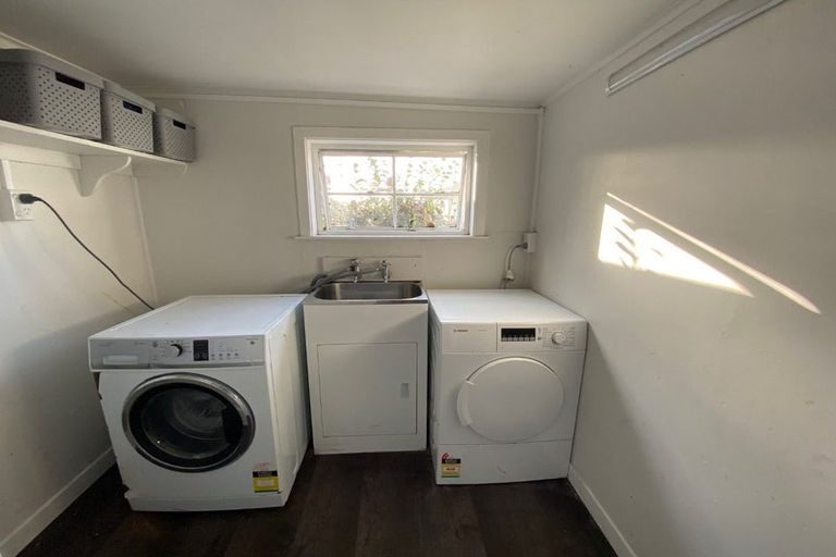 Photo of property in 7 Tiroroa Avenue, Te Atatu South, Auckland, 0610