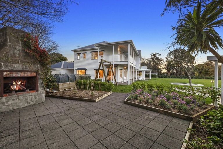 Photo of property in 25 Patterson Road, Hurworth, New Plymouth, 4310