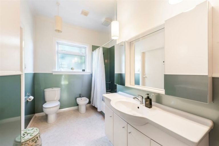 Photo of property in 24 Examiner Street, Nelson, 7010