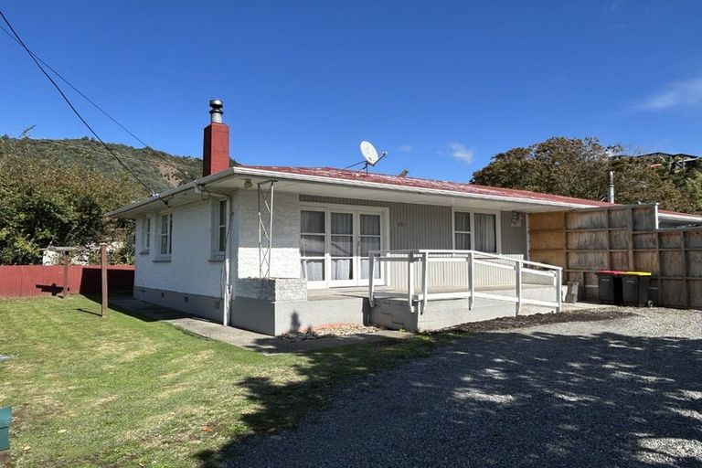 Photo of property in 45a Kent Street, Picton, 7220