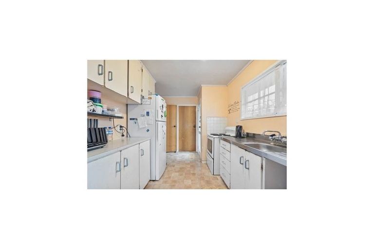 Photo of property in 1 Iris Place, Clendon Park, Auckland, 2103