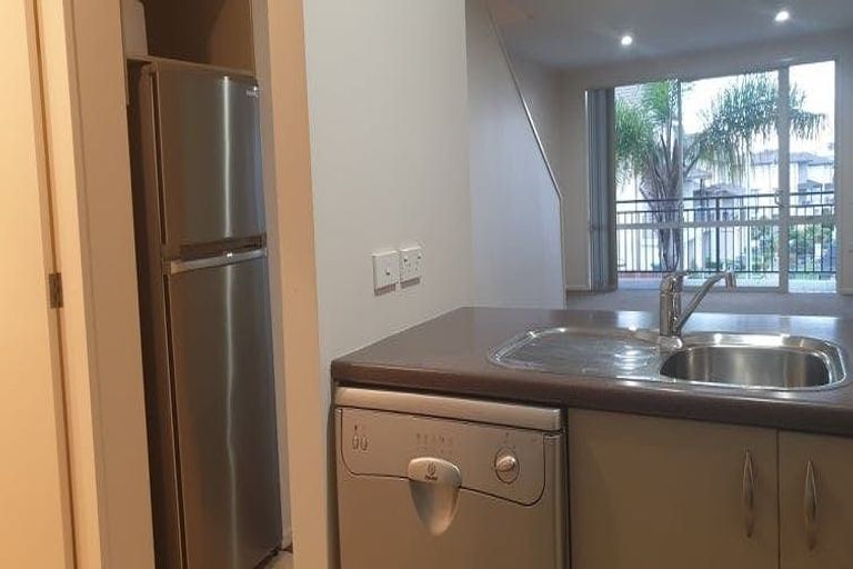 Photo of property in 4/47 Haven Drive, East Tamaki, Auckland, 2013