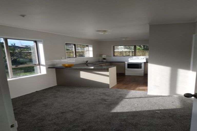 Photo of property in 11 Chantal Place, Red Hill, Papakura, 2110