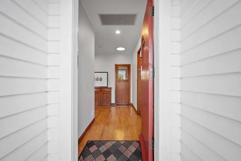 Photo of property in 1/146 Rangatira Road, Beach Haven, Auckland, 0626