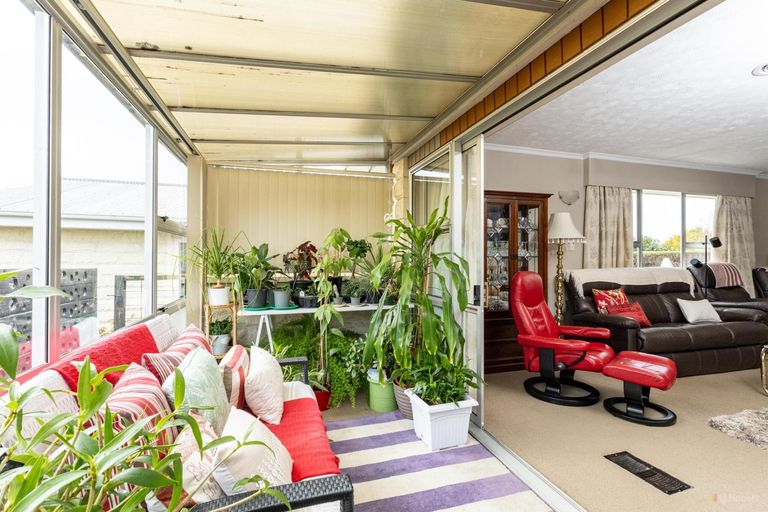 Photo of property in 20 Timaru Road, Waimate, 7924