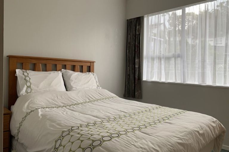 Photo of property in 5 Halswater Drive, Churton Park, Wellington, 6037