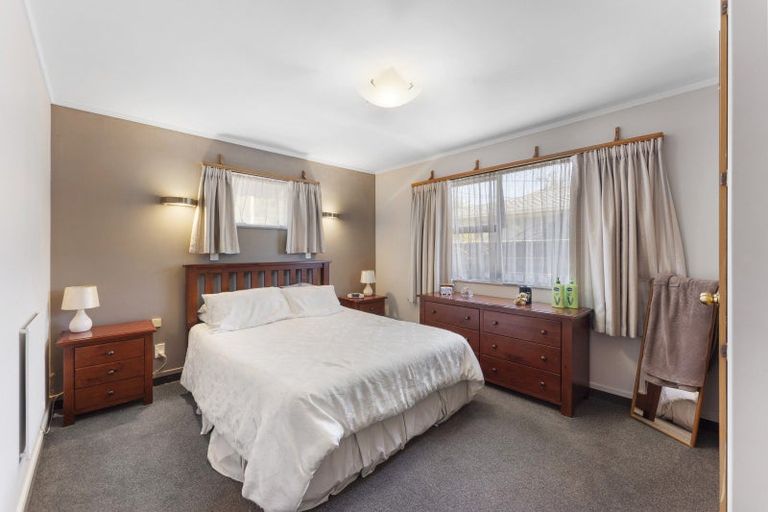 Photo of property in 2/10 Wilford Street, Wallaceville, Upper Hutt, 5018