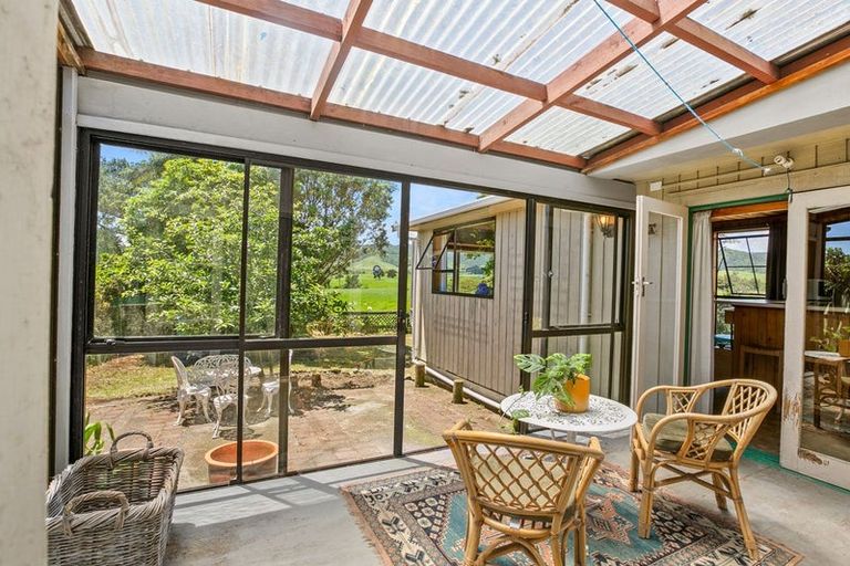 Photo of property in 1939 South Road, Pitone, New Plymouth, 4374