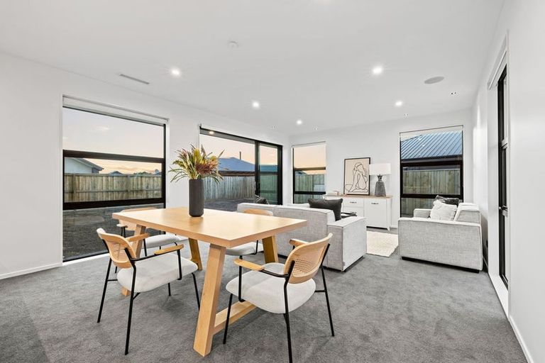 Photo of property in 158 Shillingford Boulevard, Rolleston, 7615