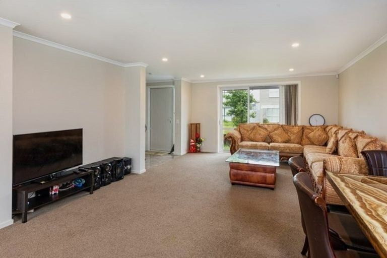 Photo of property in 41 Hollowout Street, Takanini, 2112