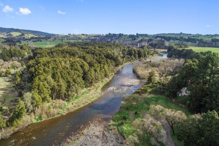 Photo of property in 205 Te Rena Road, Kakahi, 3989