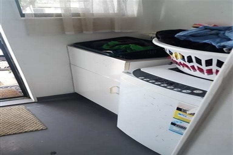 Photo of property in 4/25 Solveig Place, Randwick Park, Auckland, 2105