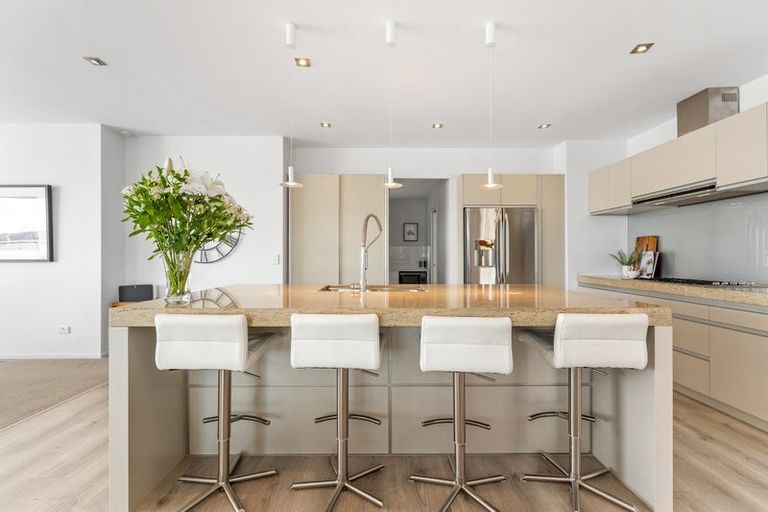 Photo of property in 32 Kahurangi Place, Snells Beach, 0920