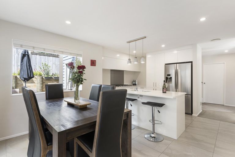 Photo of property in 6b Gibraltar Street, Howick, Auckland, 2014