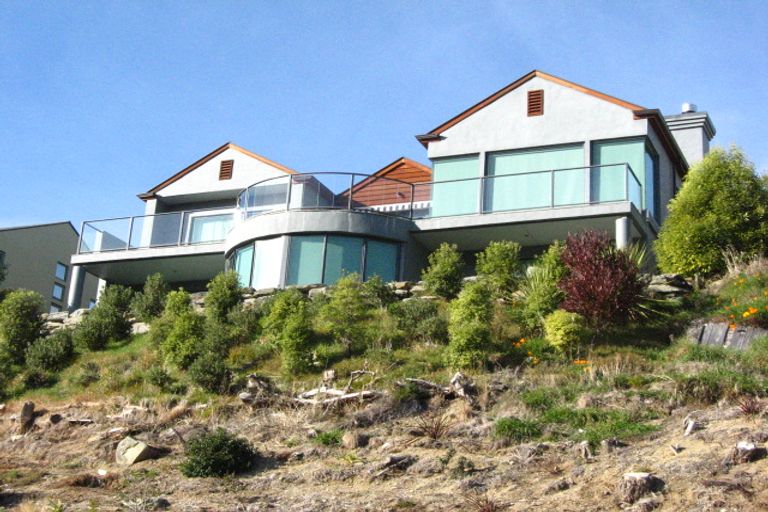 Photo of property in 12a Oregon Drive, Kelvin Heights, Queenstown, 9300