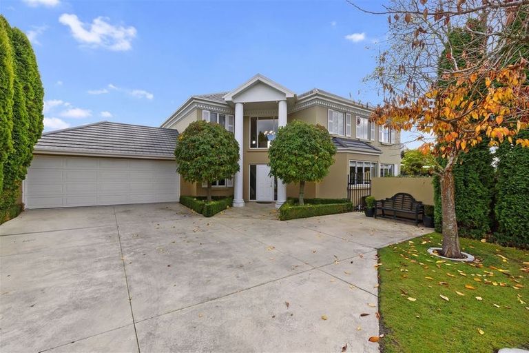 Photo of property in 6 Leabridge Mews, Harewood, Christchurch, 8051