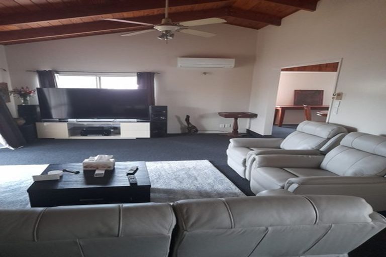 Photo of property in 2/62 Weymouth Road, Manurewa, Auckland, 2102