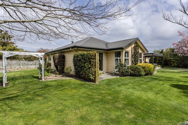 Photo of property in 38 Acacia Avenue, Rangiora, 7400