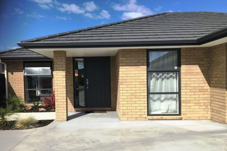 Photo of property in 2 Kamahi Place, One Tree Point, 0118