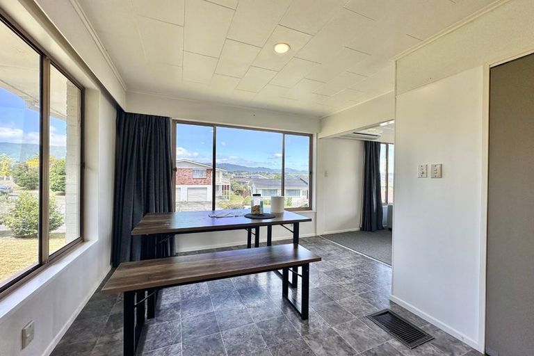 Photo of property in 5 Alleyne Court, Brown Owl, Upper Hutt, 5018