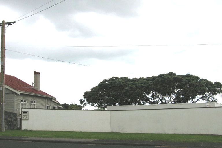 Photo of property in 75 Sylvan Avenue, Northcote, Auckland, 0627