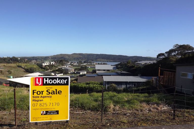 Photo of property in 23 Manukau Road, Raglan, 3225