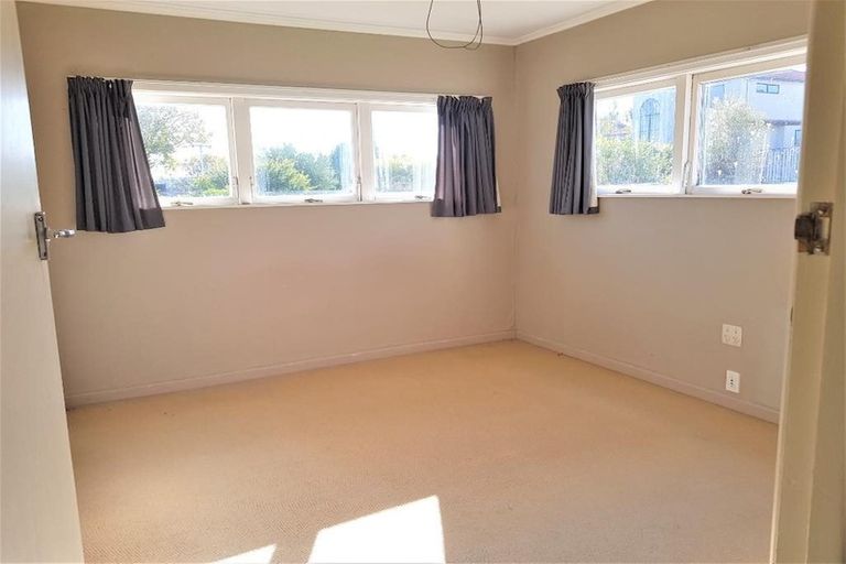 Photo of property in 22 Pine Ridge Terrace, Hauraki, Auckland, 0622