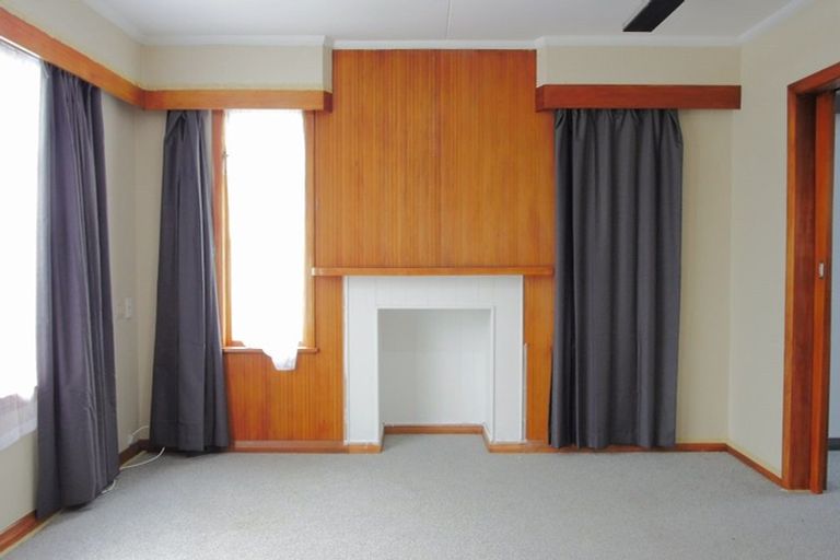 Photo of property in 1 Albert Street, Dannevirke, 4930