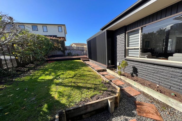 Photo of property in 1/5 Gulf View Road, Murrays Bay, Auckland, 0630