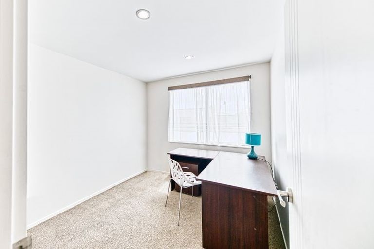 Photo of property in 74 Kuaka Drive, Takanini, 2112