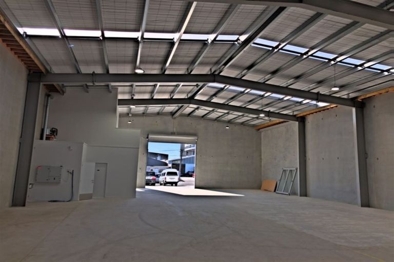 Photo of property in 8 Lismore Street, Strandon, New Plymouth, 4312