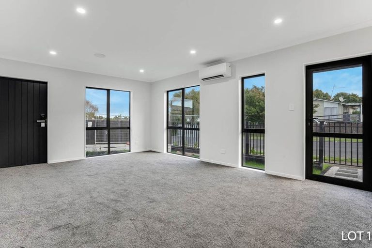 Photo of property in 6c Becker Drive, Weymouth, Auckland, 2103